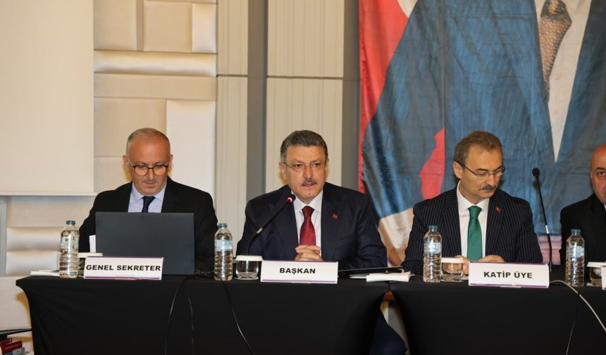 "BELEDİYE KANUNU'NDA DEĞİŞİKLİK ISRARLI TALEBİMİZDİR"