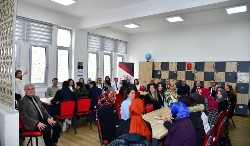 "ÇUKURÇAYIR’DA EĞİTİME ANLAMLI ZİYARET"