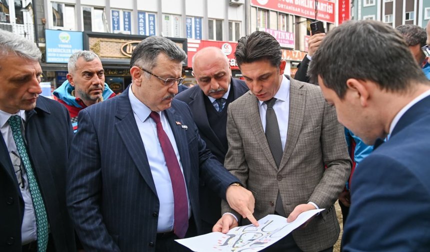 "BAŞKAN GENÇ, MEYDAN’DAKİ DÖNÜŞÜMÜ YERİNDE İNCELEDİ"